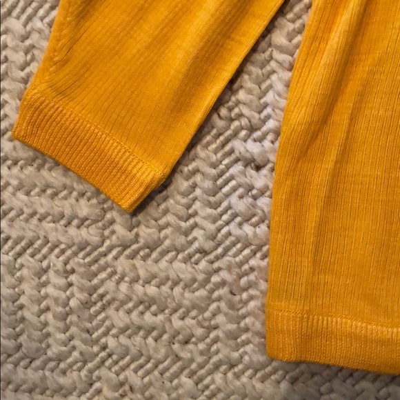 ochre turtleneck lightweight knit - Picture 5 of 13